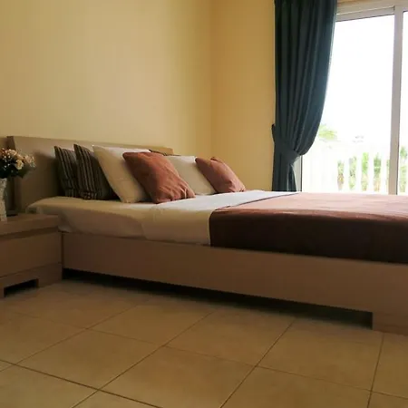 Nissi Golden Apartamento
