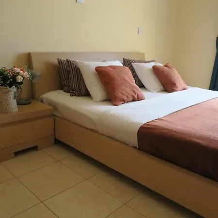 Nissi Golden Apartment